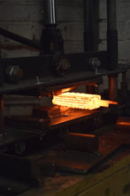 Load image into Gallery viewer, Make a Damascus Billet